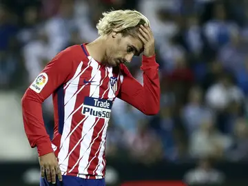 Griezmann se lamenta de una acción del juego Griezmann se lamenta de una acción del juego