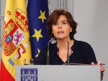 Soraya Sáenz de Santamaría comparece ante los medios