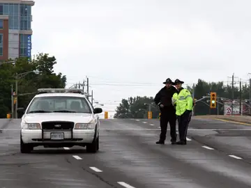 La policía canadiense, en Edmonton La policía canadiense, en Edmonton