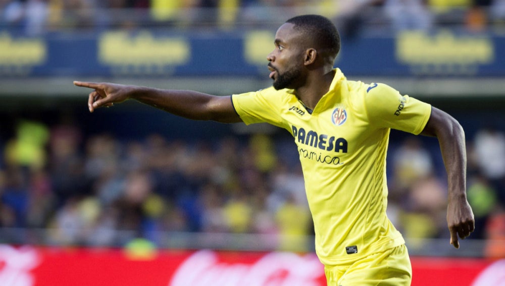 Bakambu celebra un gol