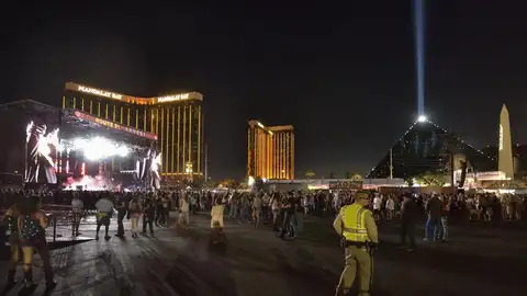 Vista general de uno de los escenarios donde se ha producido el tiroteo en Las Vegas Vista general de uno de los escenarios donde se ha producido el tiroteo en Las Vegas
