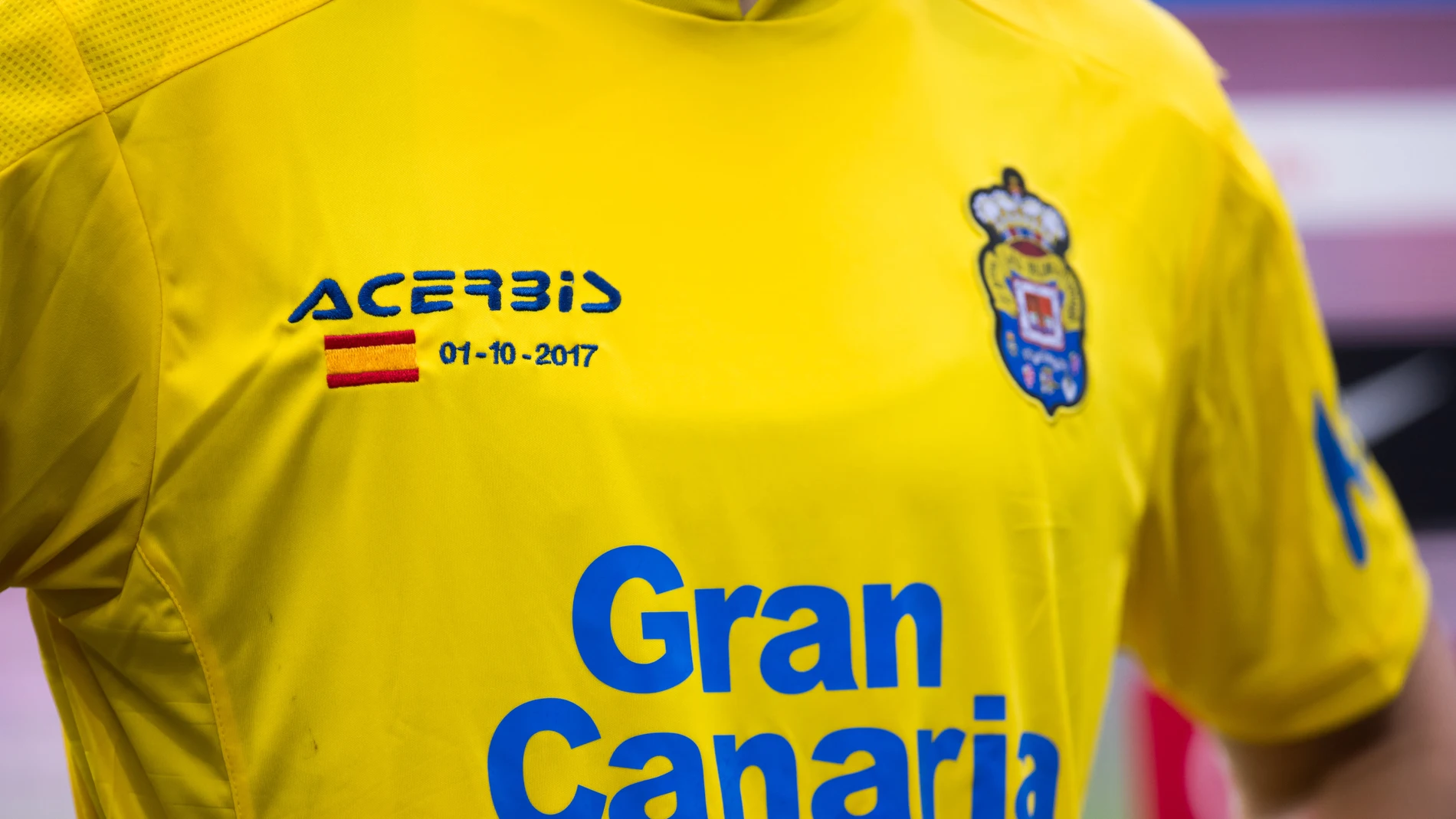 La camiseta de Las Palmas, con la bandera de España en el partido ante el Barça La camiseta de Las Palmas, con la bandera de España en el partido ante el Barça