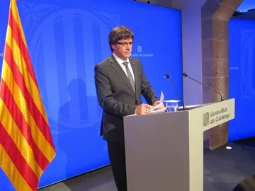 Carles Puigdemont ante los medios Carles Puigdemont ante los medios