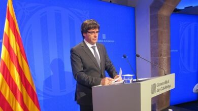 Puigdemont reclama mediación internacional y retirada de efectivos policiales