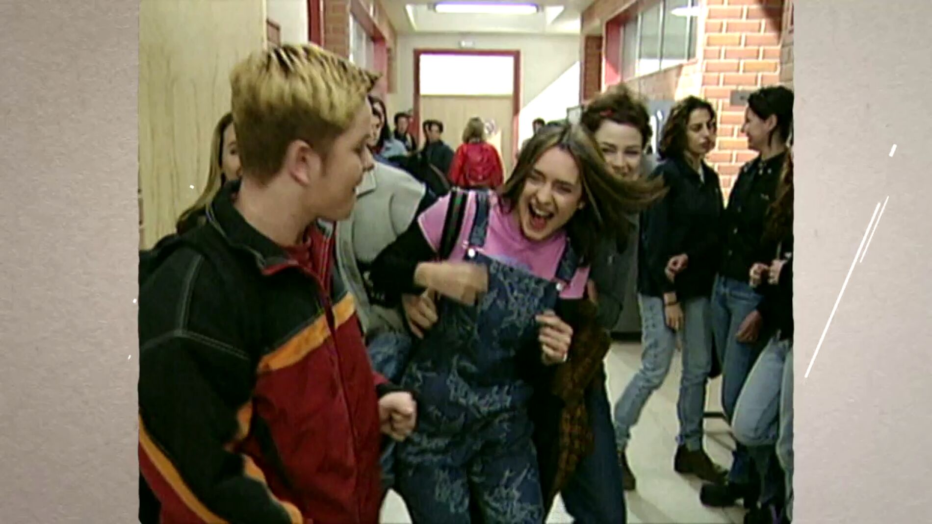 &lsquo;Compa&ntilde;eros&rsquo; y &lsquo;Farmacia de guardia&rsquo;, las series que conquistaron en los 90 