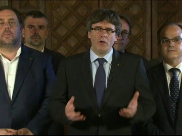 Puigdemont comparece para analizar la jornada del refer&eacute;ndum ilegal