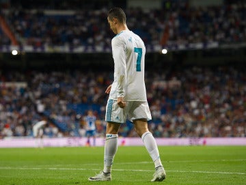 Cristiano Ronaldo, cabizbajo en un partido con el Real Madrid