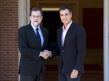 Mariano Rajoy recibe a Pedro Sanchez en Moncloa