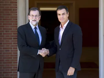 Mariano Rajoy recibe a Pedro Sanchez en Moncloa Mariano Rajoy recibe a Pedro Sanchez en Moncloa