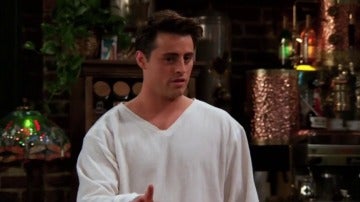 Joey no es bueno besando