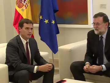 Mariano Rajoy recibe a Pedro Sánchez y Albert Rivera esta tarde en La Moncloa Mariano Rajoy recibe a Pedro Sánchez y Albert Rivera esta tarde en La Moncloa