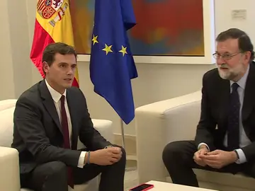Mariano Rajoy recibe a Pedro Sánchez y Albert Rivera esta tarde en La Moncloa Mariano Rajoy recibe a Pedro Sánchez y Albert Rivera esta tarde en La Moncloa