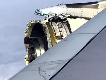 Un avión de Air France aterriza de emergencia en Canadá al explotarle el motor mientras surcaba el Atlántico Un avión de Air France aterriza de emergencia en Canadá al explotarle el motor mientras surcaba el Atlántico
