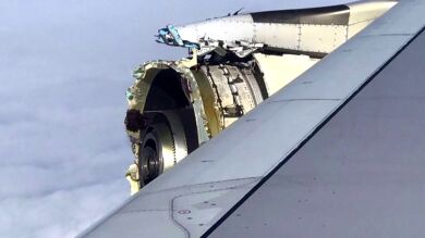 Un avión de Air France aterriza de emergencia en Canadá al explotarle el motor mientras surcaba el Atlántico