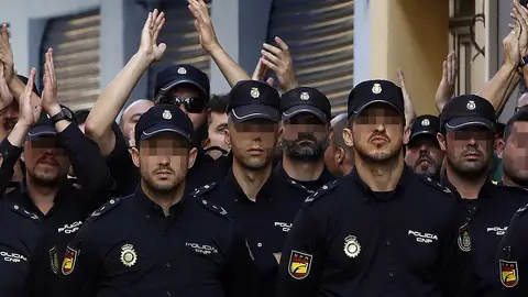 Efectivos de la Policía Nacional destinados a Cataluña para impedir el 1-O hospedados en el hotel Mont-Palau de Pineda Efectivos de la Policía Nacional destinados a Cataluña para impedir el 1-O hospedados en el hotel Mont-Palau de Pineda