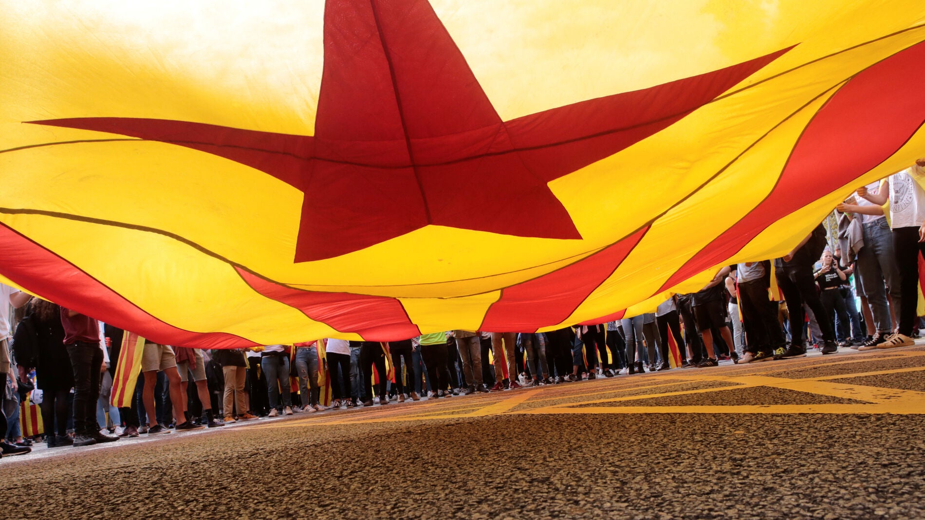 La estelada pasea por las calles de Barcelona