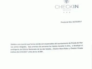 Carta del gerente de dos hoteles de Pineda a la Policía informando del desalojo Carta del gerente de dos hoteles de Pineda a la Policía informando del desalojo