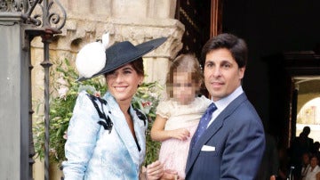 Lourdes Montes con Francisco Rivera y su hija Carmen