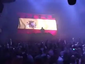 Teatro Barceló y Kapital pinchan el himno español Teatro Barceló y Kapital pinchan el himno español