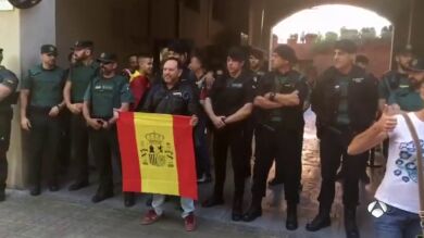 La manifestación por la unidad de España: pacífica, multitudinaria, festiva y con muestras de apoyo a la Policía