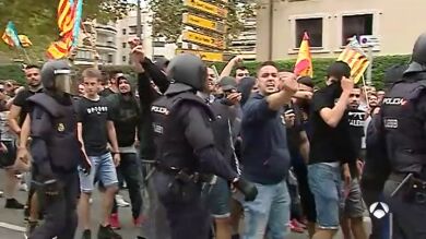 Violentos disturbios en Valencia provocados por simpatizantes de ultraderecha a su encuentro con partidarios de la independencia