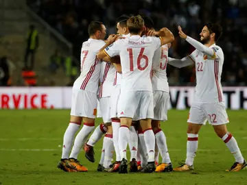 España celebra el gol de Illarramendi en Israel España celebra el gol de Illarramendi en Israel
