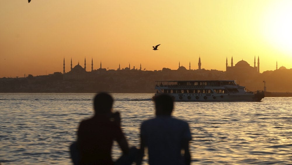 La embajada de Estados Unidos en Turquía suspende temporalmente la emisión de visados para viajar a EEUU