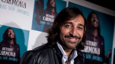 Antonio Carmona 'vuelve' a 'La Voz' para sorprender a dos talents antes de enfrentarse a un momento decisivo