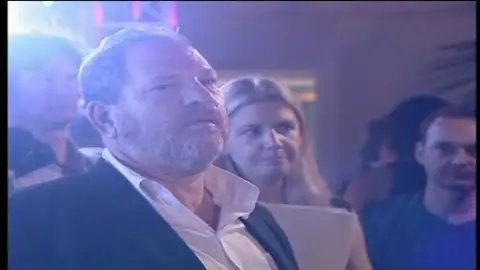 Harvey Weinsten ,uno de los productores más conocidos de Hollywood ,esconde un pasado de abusos sexuales Harvey Weinsten ,uno de los productores más conocidos de Hollywood ,esconde un pasado de abusos sexuales