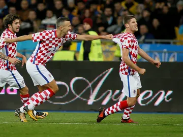 Kramaric celebra con Perisic y Vrsaljko el gol de la victoria Kramaric celebra con Perisic y Vrsaljko el gol de la victoria