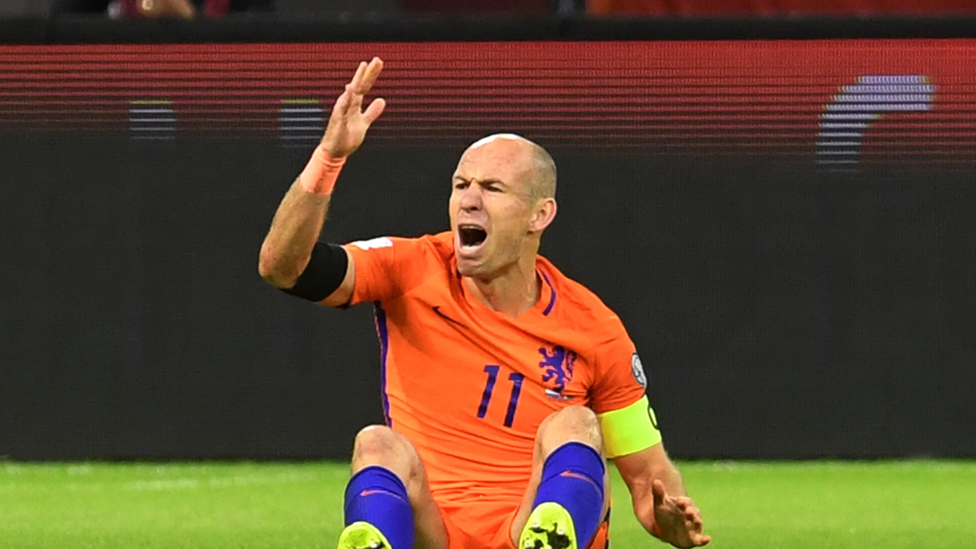 Robben, enfadado, no pudo evitar el descalabro de una Holanda que no estará en el Mundial de Rusia Robben, enfadado, no pudo evitar el descalabro de una Holanda que no estará en el Mundial de Rusia