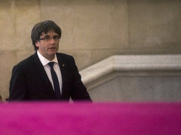 Puigdemont llega al Parlament Puigdemont llega al Parlament