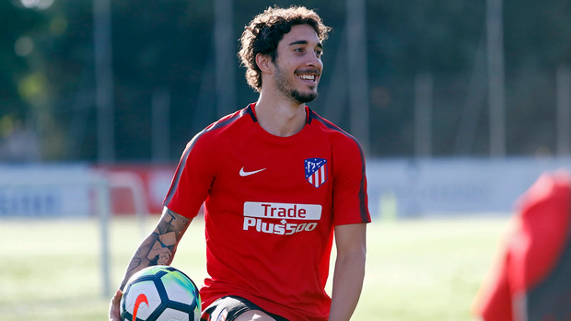 Vrsaljko sonríe durante un entrenamiento del Atlético Vrsaljko sonríe durante un entrenamiento del Atlético