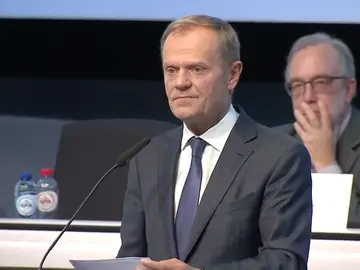 Tusk,a Puigdemont: "No anuncie una decisión que hiciera el diálogo imposible" Tusk,a Puigdemont: "No anuncie una decisión que hiciera el diálogo imposible"