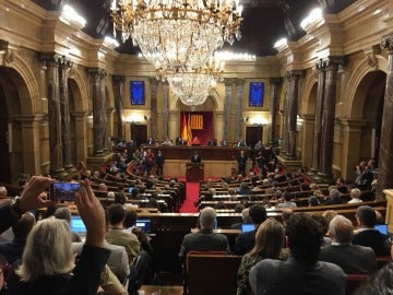 El parlamento de Cataluña durante el discurso de Puigdemont