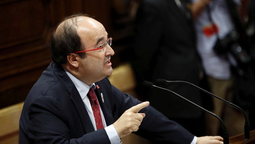 El Secretario General de los socialistas catalanes Miquel Iceta, durante su comparecencia en el Parlament