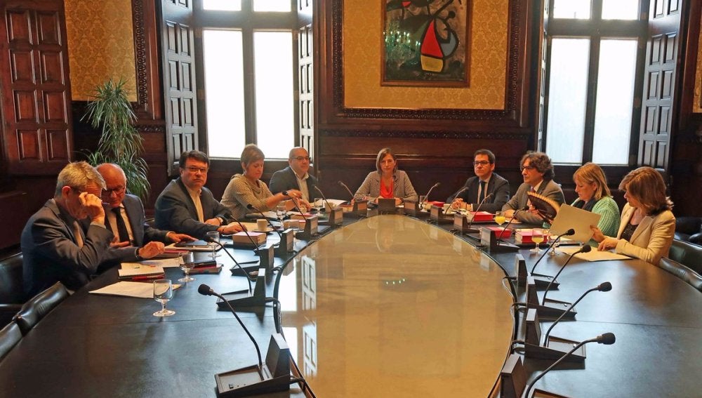 Mesa del Parlament de Cataluña