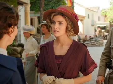 Julia le pide a Carmen una última oportunidad: "Quiero quedarme en Melilla como enfermera" Julia le pide a Carmen una última oportunidad: "Quiero quedarme en Melilla como enfermera"