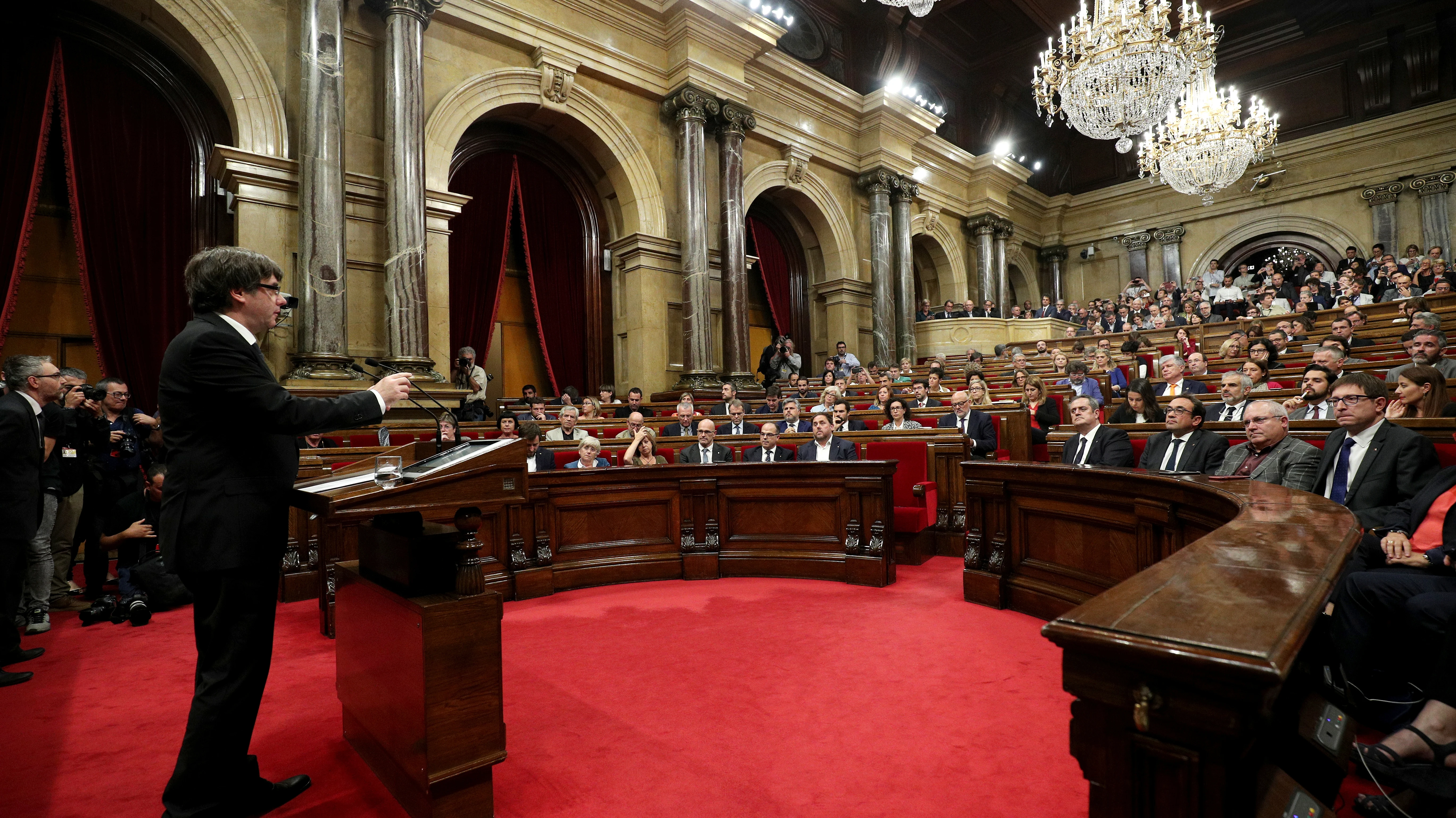Puigdemont en su discurso ante el parlamento catalán