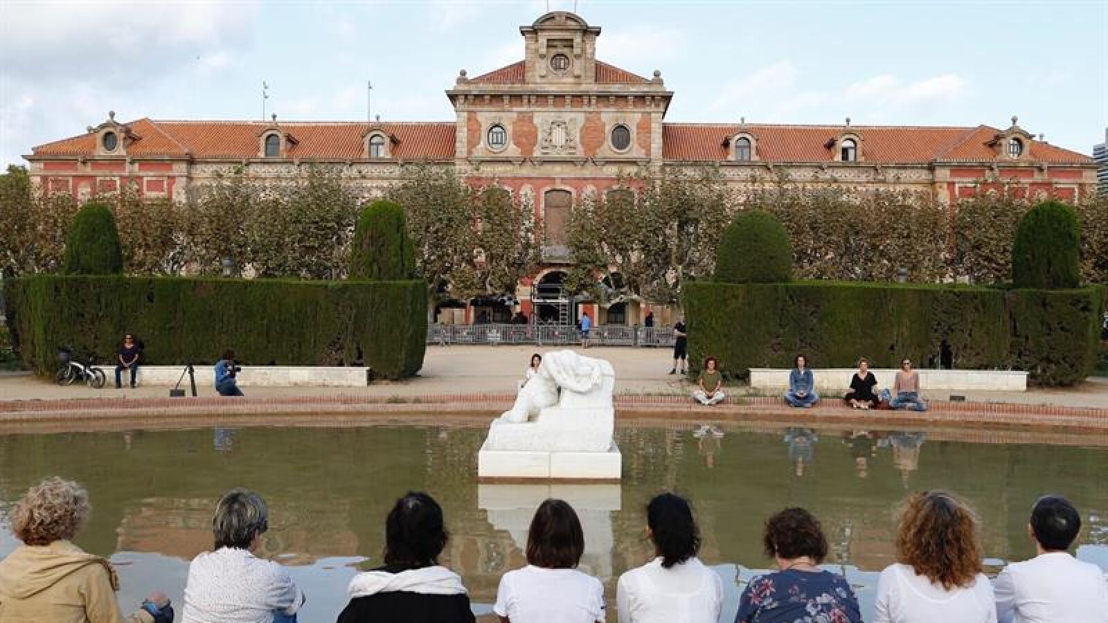 Los Mossos cierran el parque donde está el Parlament por motivos de seguridad