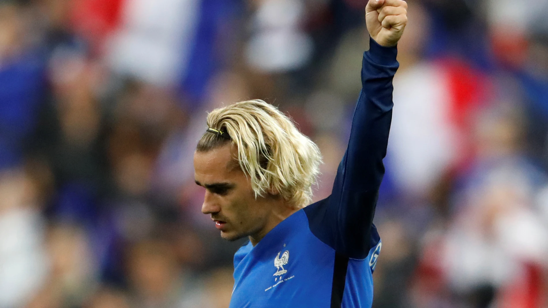 Griezmann, con el puño en alto, celebra el pase de Francia al Mundial Griezmann, con el puño en alto, celebra el pase de Francia al Mundial