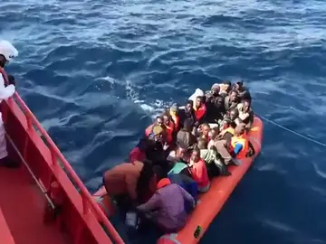 Casi 300 inmigrantes intentan llegar a España en patera en los últimos dos días Casi 300 inmigrantes intentan llegar a España en patera en los últimos dos días