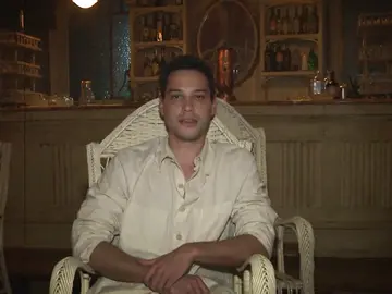 Álex Martínez es Román en 'Tiempos de guerra' Álex Martínez es Román en 'Tiempos de guerra'