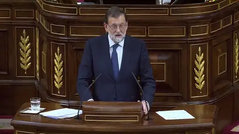 Rajoy: "Es hora de poner fin a este desgarro y hacerlo con serenidad y prudencia" Rajoy: "Es hora de poner fin a este desgarro y hacerlo con serenidad y prudencia"