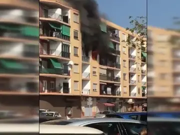 Un fallecido y cuatro heridos en el incendio de una vivienda en Puzol, Valencia Un fallecido y cuatro heridos en el incendio de una vivienda en Puzol, Valencia