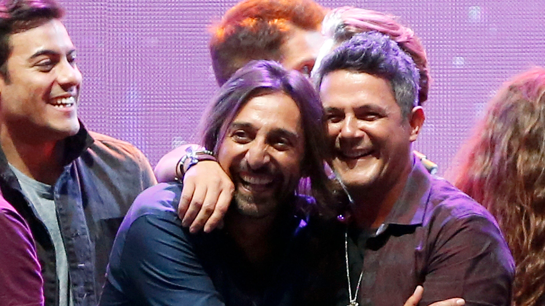 Antonio Carmona junto a Alejandro Sanz