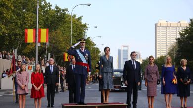 Multitudinario desfile de la Fiesta Nacional en un 12 de octubre marcado por el desafío independentista en Cataluña