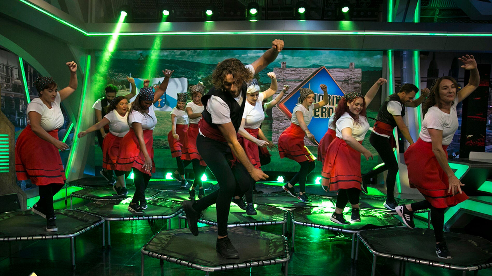 Rub&eacute;n supera su morri&ntilde;a gallega bailando la mu&ntilde;eira m&aacute;s salvaje en 'El Hormiguero 3.0'