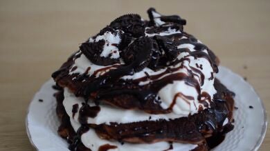 ¿Te gustan las galletas Oreo? Estas tortitas te volverán loco