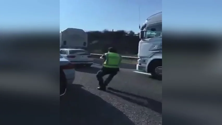 La Guardia Civil detiene a dos atracadores en la A-62 La Guardia Civil detiene a dos atracadores en la A-62